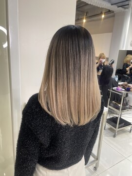 アライブ ハラジュク(ALIVE harajuku) ホワイトベージュバレイヤージュryota