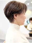 50代60代くびれレイヤー小顔愛されショートグレージュ