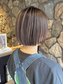 ラック(LUCK) 黒髪/グレーベージュ/レイヤーロング/前髪パーマ/ハイライト