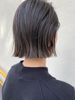 ルーブ(roove)の写真/貴女のコンプレックスが魅力に変わる。経験豊富なスタイリストが扱いやすく、お手入れしやすいスタイルへ♪