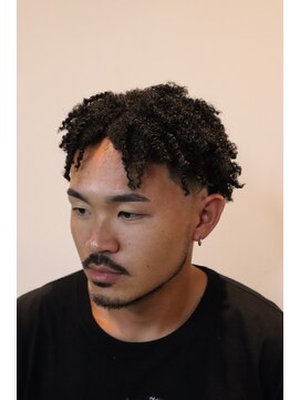 オーディナリーバーバープレース(Ordinary Barber Place) 高円寺/針金パーマ/テーパーフェード