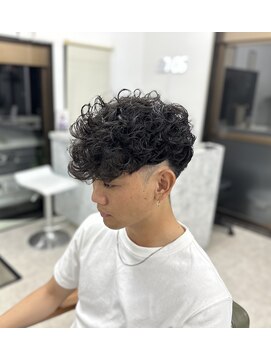 ジャス(Jus) 外国人風スペインカール