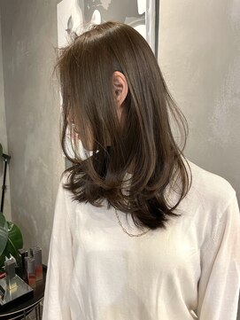 ブルックス ミディアムレイヤー 色気ヘア ブリーチなし オリーブベージュ