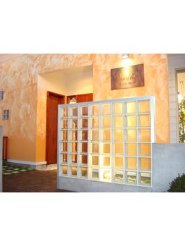 【大人女性にオススメ】リピート間違いなしの満足度♪人気は他と違うスピーディーで再現性の高い縮毛矯正！