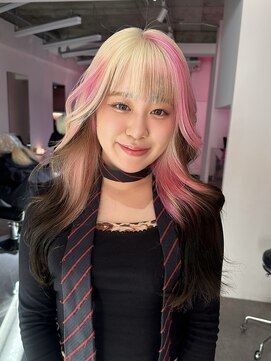 ダズリングディア(Dazzling Deer) ブロンド/ピンク/レイヤーカット/デザインカラー