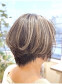 明るい白髪染め（白髪ぼかし）/丸みショート/40代/50代/60代/