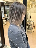 ベル エミ(bell -emi-)&nbsp;ホワイトグレージュバレイヤージュ/外国人風/海外ヘア