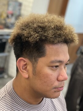 ブレイズマン(BLAZEMAN) 海外ストリートを感じる針金パーマアフロ