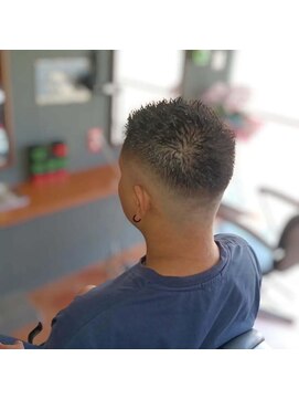バーバーグリッチ(BARBER GLITCH) ハイフェード