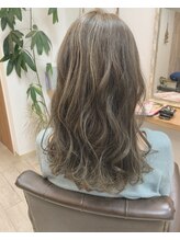 エモーション フォーヘアー(amotion for hair) ハイライトで作るグレージュカラー