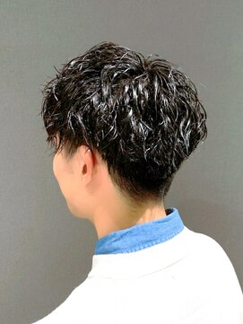 ビーダンディー(Bee dandy) ビジネス束感マッシュ ツーブロック ゆるめツイストスパイラル