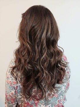 ツムグ 代官山 中目黒(TUMUGU) 大人かわいいヘアふんわりカールヘルシーウェーブ脱白髪染め