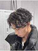センターパート波巻きスパイラルパーマ×ホワイトメッシュ/新潟