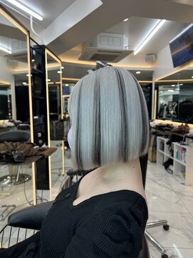 ラピス 渋谷本店(Lapis) ホワイトシルバーカラー/ショートボブ/髪質改善/ローライト
