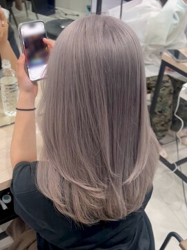 ロウル 渋谷(LOWRL) グレー/ブリーチ/ハイトーン/ケアブリーチ/エクステ