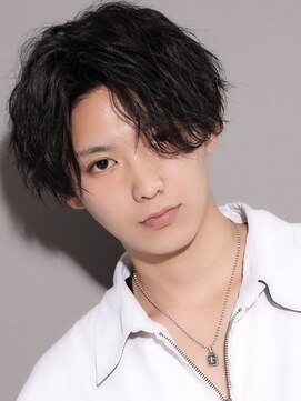 コンフィデンス 新宿3rd(confidence) メンズスパイラルパーマセンターパート黒髪マッシュ流行カ