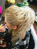 ヘアセットアップス(UP's)&nbsp;盛り髪♪オールバック♪ゆる巻きちらしハーフアップ(*´▽｀*)