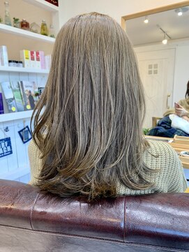 ヘアリフレッシュシンシア(hair refresh SINCERE) イルミナカラー×艶髪ストレート（TOKIO使用）