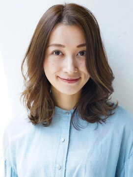 ニーフ 恵比寿(neaf) グレージュ　レイヤー　くびれ　ウェーブ　外ハネ　市毛裕也