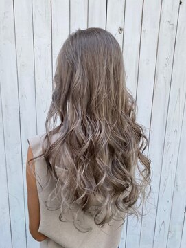 カルフール ロハス 草加東口店(Carrefour LOHAS) ハイトーン/ダブルカラー/ベージュ/コテ巻き/シールエクステ