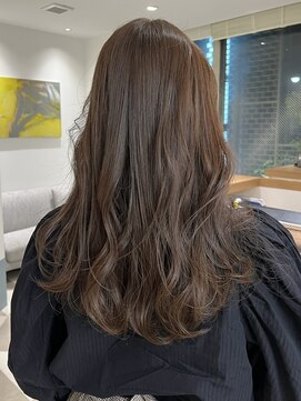 ローネス(LONESS) ほんのりグレーの入ったグレージュカラー