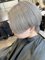 ブランシェ 名鉄小幡駅前店 ホワイトシルバーカラー【森】