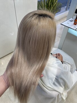 フォルテ 榛原パームス店 シルバーカラー/ブリーチ/ハイトーン/ダメージケア/髪質改善