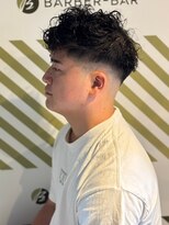 バーバーバー アカバネ(BARBER-BAR AKABANE)&nbsp;バーバースタイルのスペインカール×スキンフェード#3