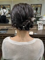 ヘアーアンドメイク ビス(HAIR&MAKE bis) まとめ金箔アレンジ【西尾瑠華】