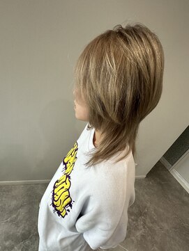 シエル(Ciel) ウルフカット&ミルクティーベージュ