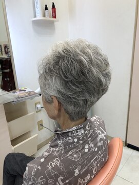 ブランシュール(Blancheur) 白髪を生かしたパーマスタイル★