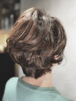 アルム(arum) 「ふんわり立体感ショート × 大人の柔らかさ」 /白髪ぼかし