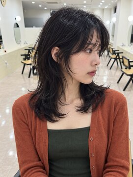 モト 船橋(moto) 韓国アイドルミディアムハッシュカット艶髪ブルーブラック船橋