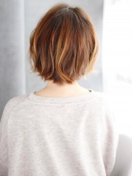 ナル 白山神社参道通り店(nalu) ふんわり外ハネバルーンボブ