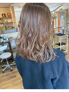 ホワイト(WHITE HAIR@NICOLA) ハイアッシュベージュ