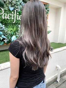 アフロートpd+ KOBE(AFLOATpd+) ママさんに人気！！根元が伸びても気にならないバレイヤージュ！