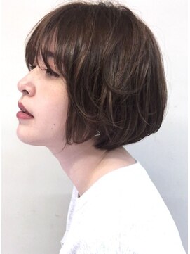 サーカス バイ ビュートリアム 青山(CIRCUS by BEAUTRIUM) 【30代 40代】丸み ふんわり 手入れ簡単 ショートボブ