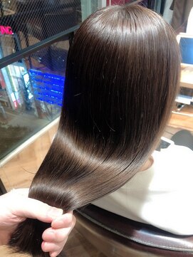 ジーナ 銀座(Zina) 髪質改善＊卵型＊カーキグレージュ＊かきあげロング【Zina銀座】