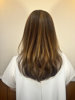 一人ひとりに合わせたカラーをご提案。髪や頭皮に優しいオーガニックカラーで上品な大人女性に仕上げます♪