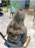 オリーブベージュ