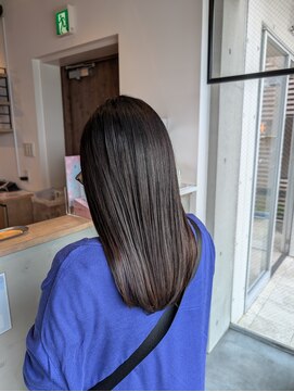 エルドバイレガーレ(L°C by Legare/a) 湿気に負けない美髪ストレート