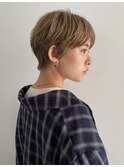 ショートボブ　ハイトーンベージュ　夏ショート