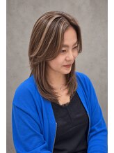 白髪を活かす“上品に見える白髪ぼかしハイライト“