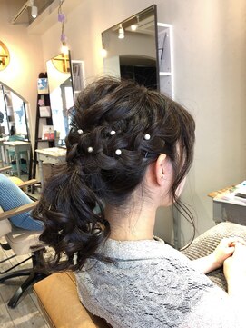 サスペンダーノート 荻窪(Suspender Note) 編み込みローポニテスタイル♪