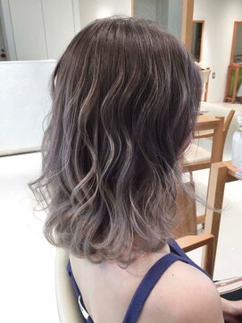 デイズ(days) 全頭ブリーチアッシュグレージュグラデーションカラー