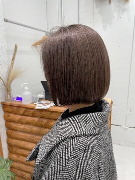 サティ(sati) ボブに合わせた透明感のあるピンクグレージュ