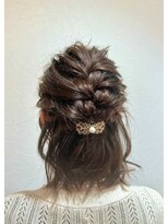 カンダ(Kanda)&nbsp;ゆるふわハーフアップ