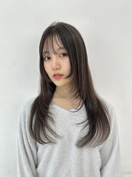 アイユー(ii+U) レイヤーカット　くびれレイヤー　オリーブベージュ