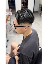 ホリー(HOLLY)&nbsp;サイドパート×フェード