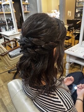 ラシクベル(Lashiku Belle) あみこみハーフアップ